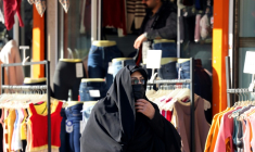 Dans le quartier commerçant de Vali-Asr à Téhéran, le 31 décembre 2025 ( AFP / ATTA KENARE )