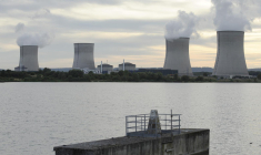 La centrale nucléaire de Cattenom, dans le nord-est de la France, le 17 août 2013. ( AFP / JEAN-CHRISTOPHE VERHAEGEN )