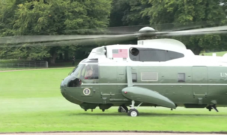 Trump arrive à la résidence de campagne du Premier ministre britannique
