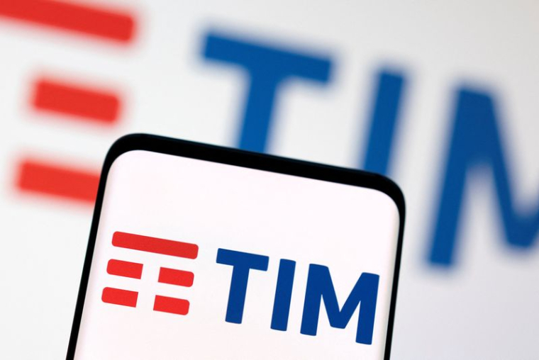 Photo d'archives du logo de Telecom Italia (TIM)