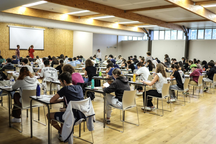 ( AFP / CHARLY TRIBALLEAU )