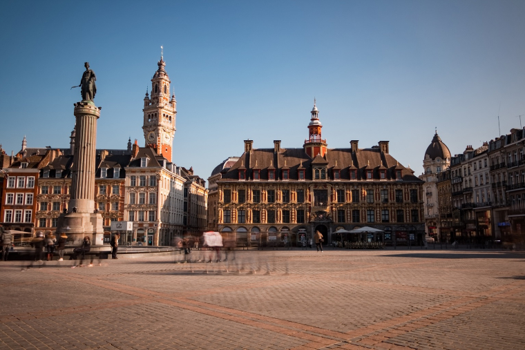 La Grand’Place, baptisée officiellement place Charles-de-Gaulle