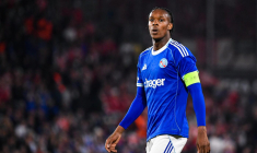 Emmanuel Emegha s'explique avec des supporters de Strasbourg