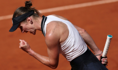 L'Ukrainienne Elina Svitolina a remporté son match contre la Hongroise Anna Bondar pour son entrée en lice au tournoi de Roland-Garros le 25 mai 2026 à Paris ( AFP / Anne-Christine POUJOULAT )