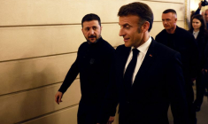 Le président français Emmanuel Macron et le président ukrainien Volodimir Zelensky au palais de l'Élysée à Paris