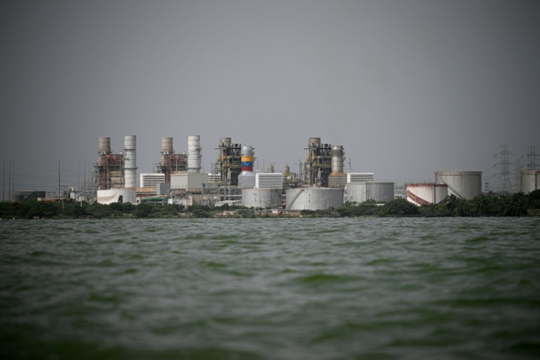 Une raffinerie de pétrole appartenant à la la compagnie publique Petroleos de Venezuela (PDVSA) photographiée à Maracaibo, dans l'Etat de Zulia, au Venezuela, le 11 juillet 2024 ( AFP / Federico PARRA )