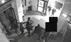 TCapture d'écran d'une vidéo de surveillance de la mairie, partiellement pixélisée avant d'être diffusée par le maire de Fresnes, le 28 mars 2026, montrant des intrus cagoulés pénétrant par effraction dans la mairie de Fresnes dans la nuit du 28 mars 2026 ( CCTV / FRESNES CITY HALL / - )