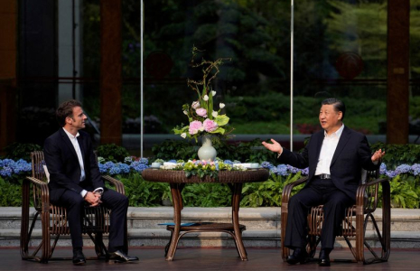 Photo du président français, Emmanuel Macron avec son homologue chinois, Xi Jinping