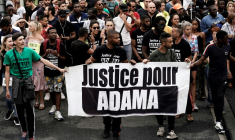 Manifestation en soutien à la famille d'Adama Traoré, à  Beaumont-sur-Oise, le 20 juillet 2019 ( AFP / Kenzo TRIBOUILLARD )
