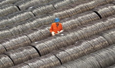 CHINE: RALENTISSEMENT DE LA PRODUCTION INDUSTRIELLE, DES VENTES AU DÉTAIL ET DE L'INVESTISSEMENT