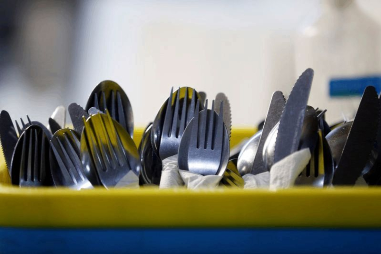 ELIOR VEUT SUPPRIMER 1.888 POSTES EN FRANCE DANS LA RESTAURATION D'ENTREPRISE