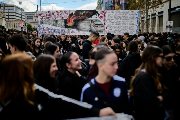 Manifestation d'étudiants à Athènes le 26 février 2026, à deux jours de l'anniversaire de la catastrophe ferroviaire de Tempé ( AFP / Aggelos NAKKAS )