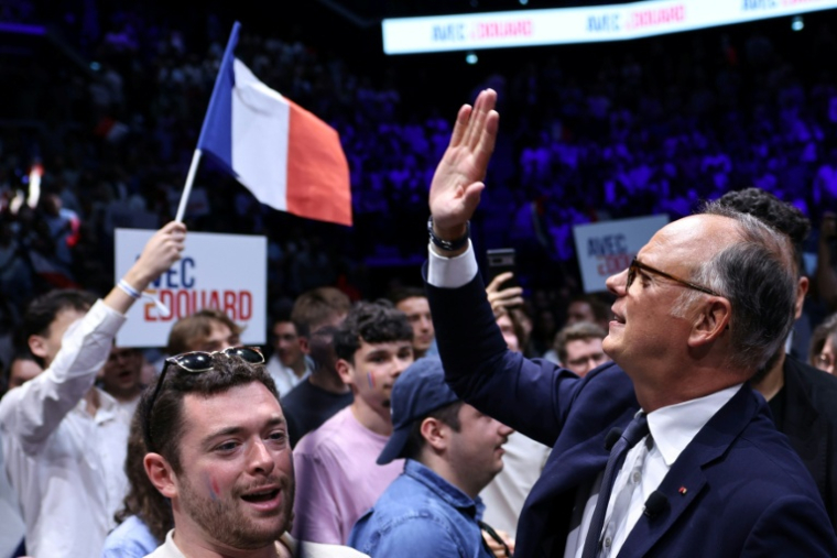 Édouard Philippe en meeting à Paris le 5 juillet 2026 ( AFP / SIMON WOHLFAHRT )