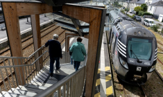 Train à quai à la gare de Quimper le 9 juin 2026 ( AFP / Fred TANNEAU )