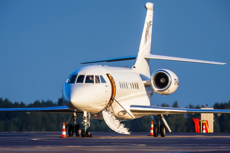 Un Falcon 200EX de Dassault Aviation (crédit photo : Adobe Stock )
