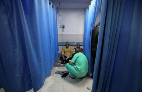 Des patients à l'hôpital Al Shifa de Gaza