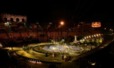 Dans les Arènes de Vérone lors de la cérémonie de clôture des Jeux de Milan Cortina le 22 février 2026 ( AFP / PIERO CRUCIATTI )