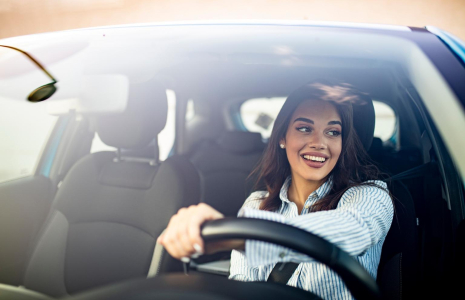 Le droit de conduire va connaître de nombreuses restrictions dès le début de l’année 2021. crédit photo : Dragana Gordic/Shutterstock / Dragana Gordic