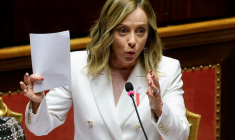 Le Premier ministre italien Giorgia Meloni s'exprime à la Chambre haute du Parlement à Rome, Italie