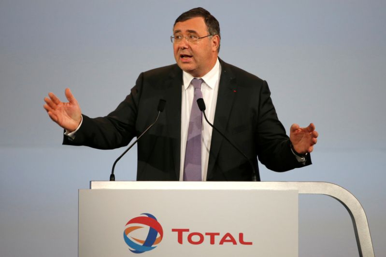 TOTAL EST "REVENU À SON RYTHME" D'AVANT-CRISE, DIT SON PDG