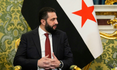 Le président syrien par interim Ahmad al-Chareh participe à une rencontre avec le président russe à Moscou le 15 octobre 2025 ( POOL / Alexander Zemlianichenko )