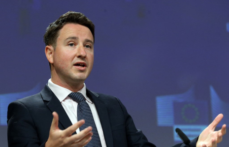Gabriel Zucman à Bruxelles, en Belgique, le 1er juin 2021. ( POOL/AFP / FRANCOIS WALSCHAERTS )