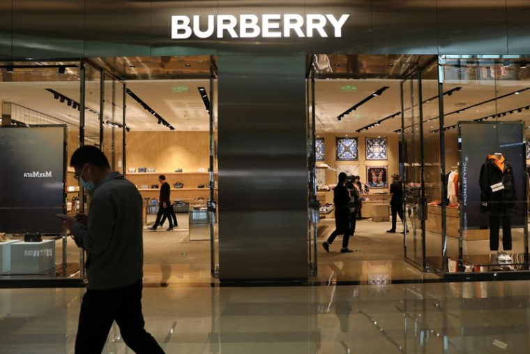 XINJIANG: BURBERRY, PREMIÈRE MARQUE DE LUXE À SUBIR LES FOUDRES DE LA CHINE