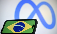 La justice électorale a donné 24 heures à Meta pour prouver que le géant de la tech réserve un traitement égalitaire sur ses réseaux aux campagnes du président sortant Luiz Inácio Lula da Silva et de son adversaire conservateur Flávio Bolsonaro ( AFP / MAURO PIMENTEL )