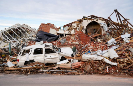 PLUS DE 100 MORTS REDOUTÉS DANS LE KENTUCKY APRÈS DES TORNADES DÉVASTATRICES