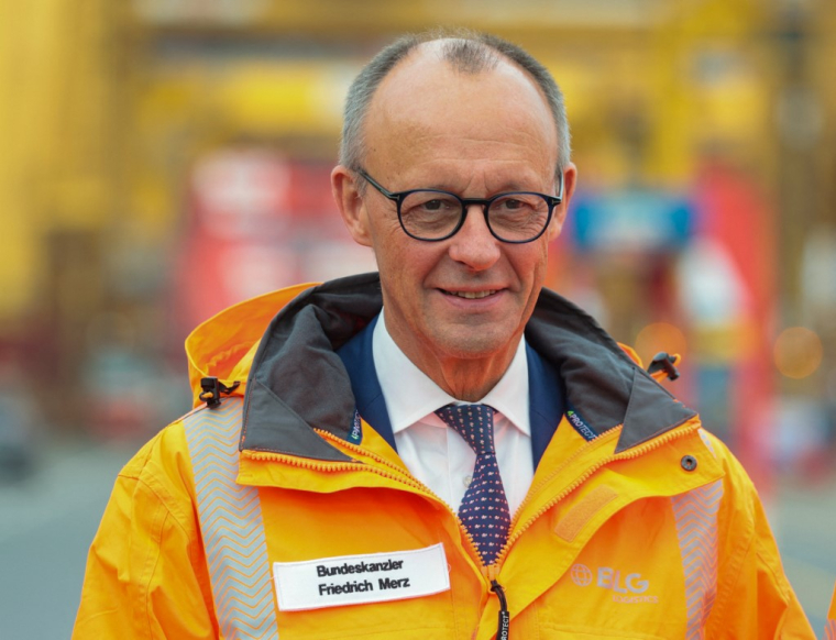 Friedrich Merz, au port de Bremerhaven, le 7 octobre 2025 ( POOL / FOCKE STRANGMANN )