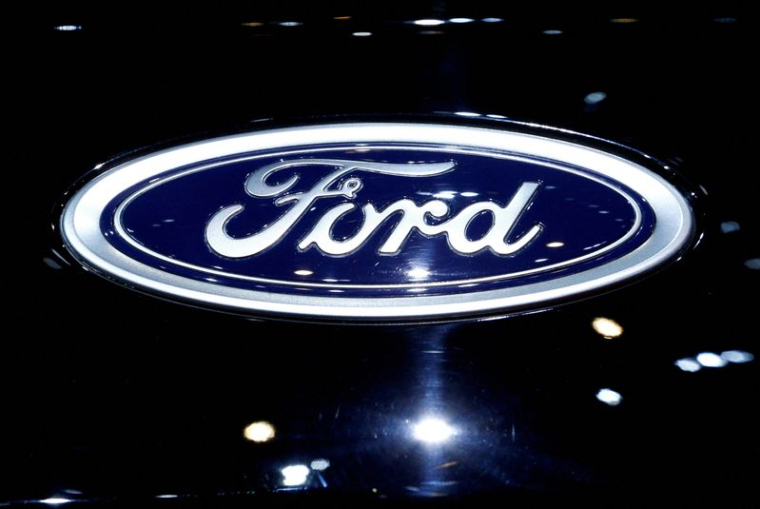 Photo d'archives du logo de Ford