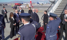 Le président ukrainien Volodymyr Zelensky arrive en Grèce