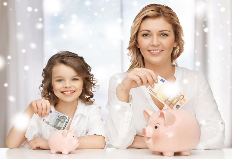 (Les petites économies judicieuses avant Noël peuvent augmenter le budget cadeaux de la famille - Crédit photo : Adobe Stock)