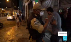 Covid-19 : désinformation en Côte d'Ivoire, pénurie de vaccins au Pakistan et fêtes au Brésil