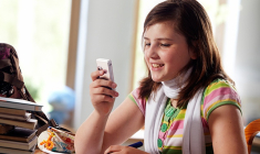 A l'occasion de la Semaine de l'Argent, la Banque de France et la FBF communiquent sur les initiatives pour éduquer financièrement les plus jeunes ( Crédits: Adobe Stock)