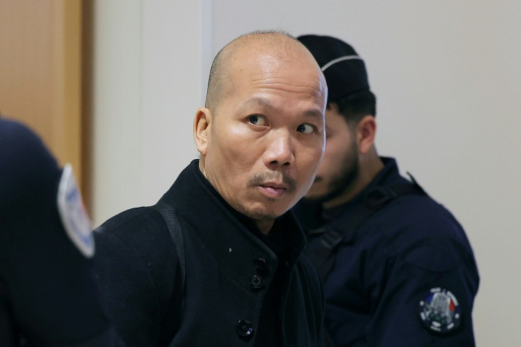 Le policier Yannick Pham, l'un des accusés du procès Athanor, au palais de justice de Paris, le 30 mars 2026 ( AFP / Thomas SAMSON )