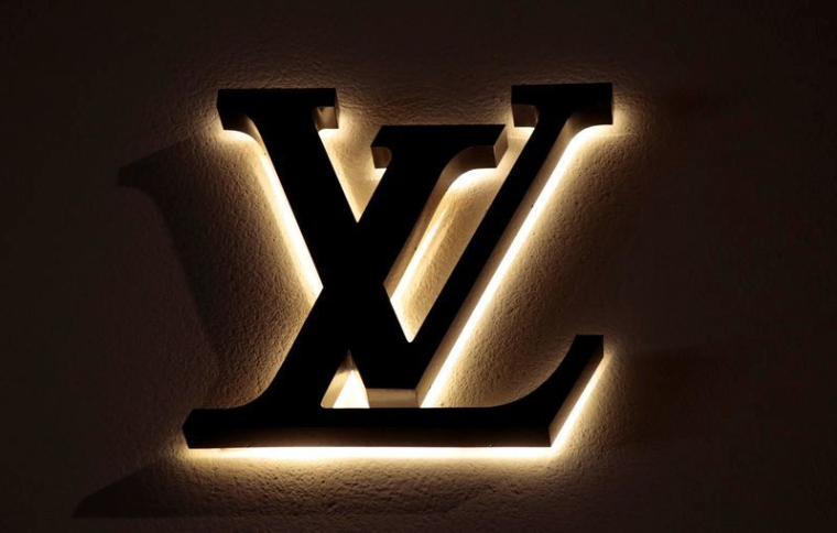 LOUIS VUITTON ENVISAGE DE FERMER UNE DE SES BOUTIQUES À HONG KONG, SELON LA PRESSE