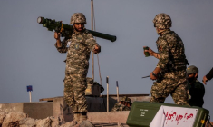 Des membres de la marine du Corps des gardiens de la révolution islamique lors d'un exercice conjoint dans le sud-ouest de l'Iran