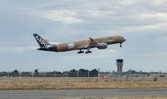 Airbus effectue le vol inaugural de son nouvel avion cargo A350F.