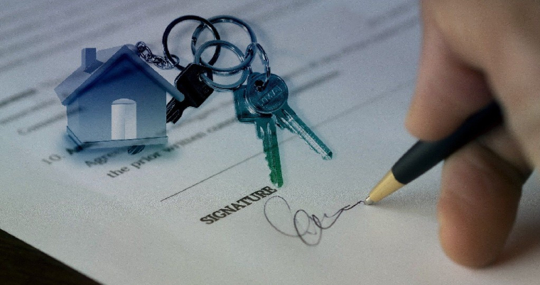 Concrètement, les rares transactions actées sont signées par procuration (Crédits photo : Pixabay - Gerd Altmann )