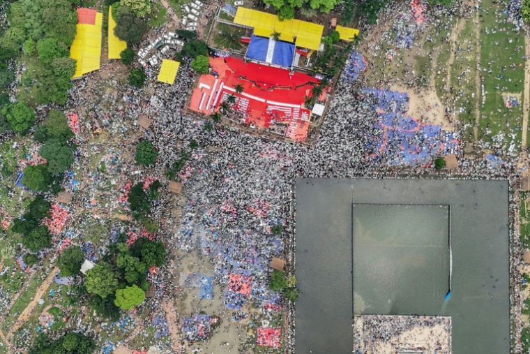 Des dizaines de milliers de partisans du principal parti islamiste du Bangladesh, le Jamaat-e-Islami, rassemblés à Dacca pour réclamer notamment la représentation proportionnelle au Parlement à quelques mois des élections, le 19 juillet 2025 ( AFP / MUNIR UZ ZAMAN )