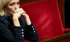 Marine Le Pen lors d'une séance de questions au gouvernement à l'Assemblée nationale, à Paris, le 15 octobre 2025 ( AFP / Alain JOCARD )