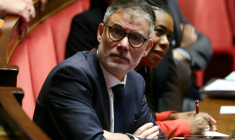 Le Premier secrétaire du PS Olivier Faure le 2 décembre 2025 à l'Assemblée nationale à Paris ( AFP / Thomas SAMSON )