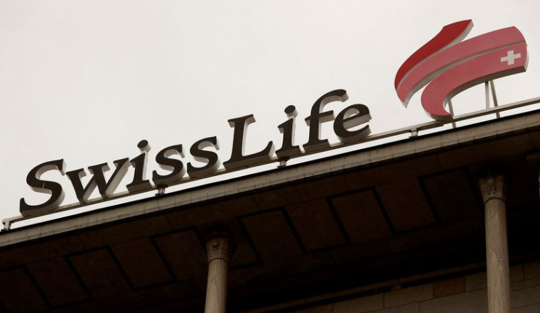 Le logo de Swiss Life est visible à Zurich