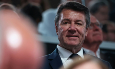 L'ancien maire de Nice Christian Estrosi assiste à un meeting d'Edouard Philippe à Paris le 5 juillet 2026  ( AFP / SIMON WOHLFAHRT )