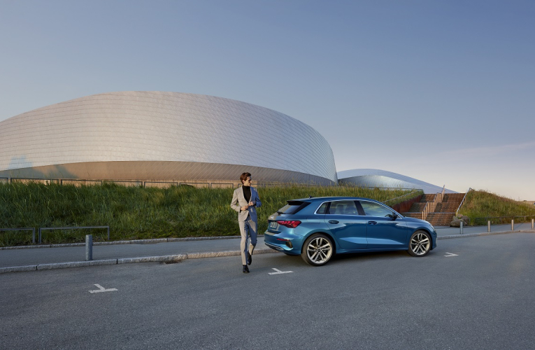 Avec SCALE Audi affiche une ambition affirmée : vous proposer un ensemble d'offres et de services qui feront de votre Audi l'alliée la plus efficace de vos journées de travail. (source : Audi)