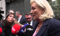 "La seule décision sage c'est d'en revenir aux urnes", estime Le Pen