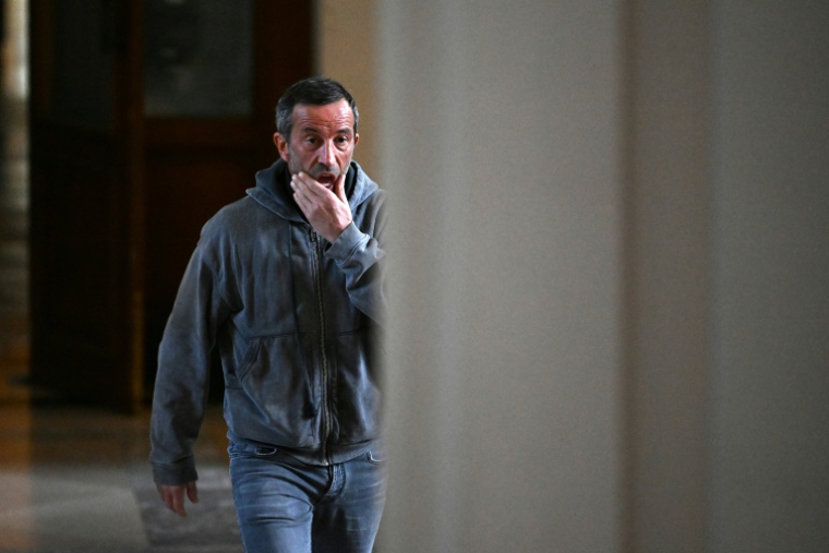Le braqueur français Antonio Ferrara lors d'une audience à Bruxelles le 30 mars 2026 ( AFP / Nicolas TUCAT )
