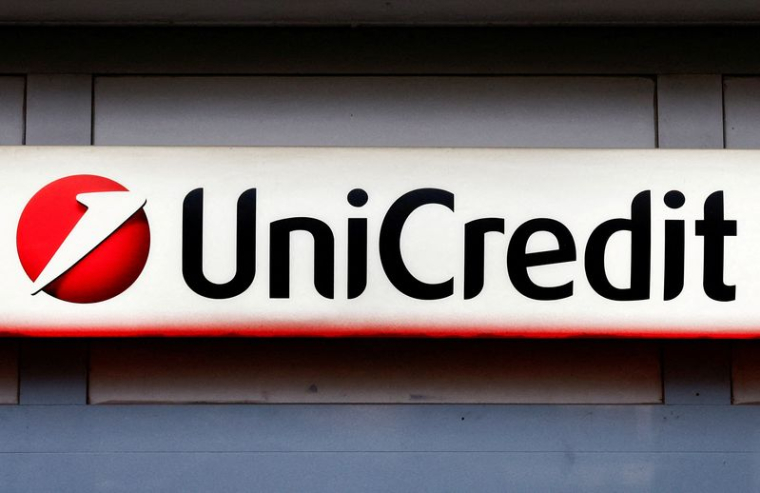FILE PHOTO: The UniCredit bank in Rome