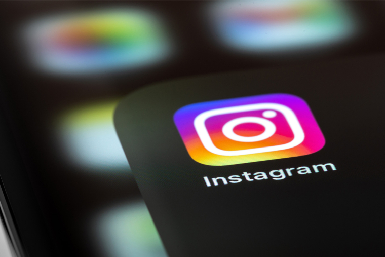 Guerre en Ukraine: les influenceurs rattrapés par le conflit (Crédit photo : Adobe Stock)